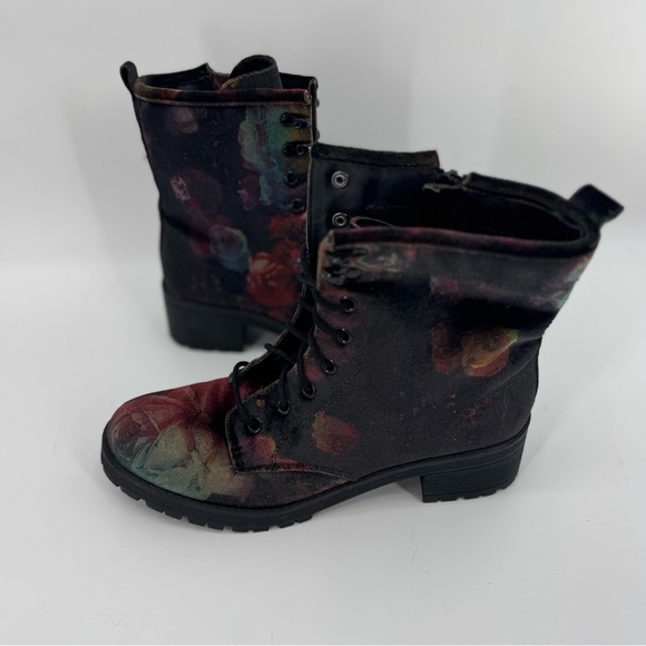 Madden Girl Eloisee Black Velvet Floral Combat Boots Women’s 8 - Picture 7 of 9